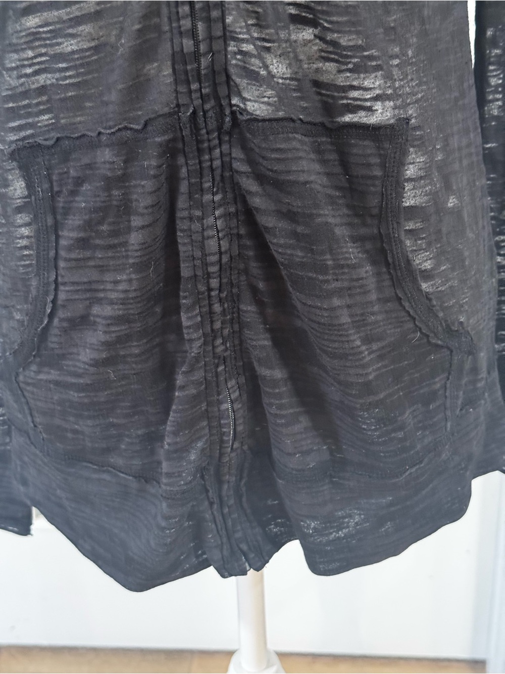 Kavio! black sheer lightweight hooded zip up jacket, 2 front pockets, XL. - Picture 4 of 13